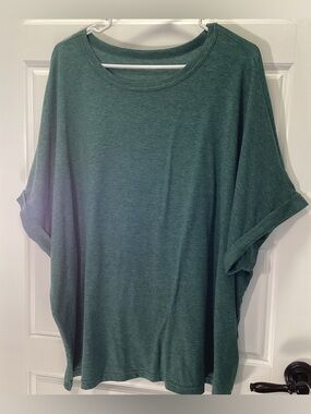 Relaxed Dolman Sleeve Green Women’s Short Cuffed Sleeve Blouse